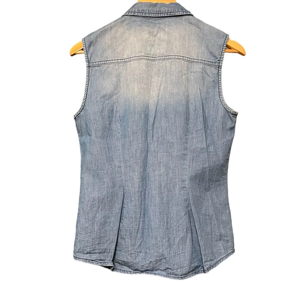 ONLY, Denim snap down Jean top. Size 8/medium - Picture 4 of 5